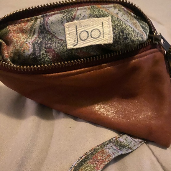 Triangular leather purse - Picture 3 of 4